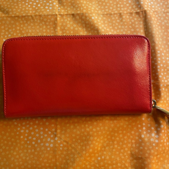 Badgley Mischka Poppy Colored zippy Wallet - Picture 6 of 8